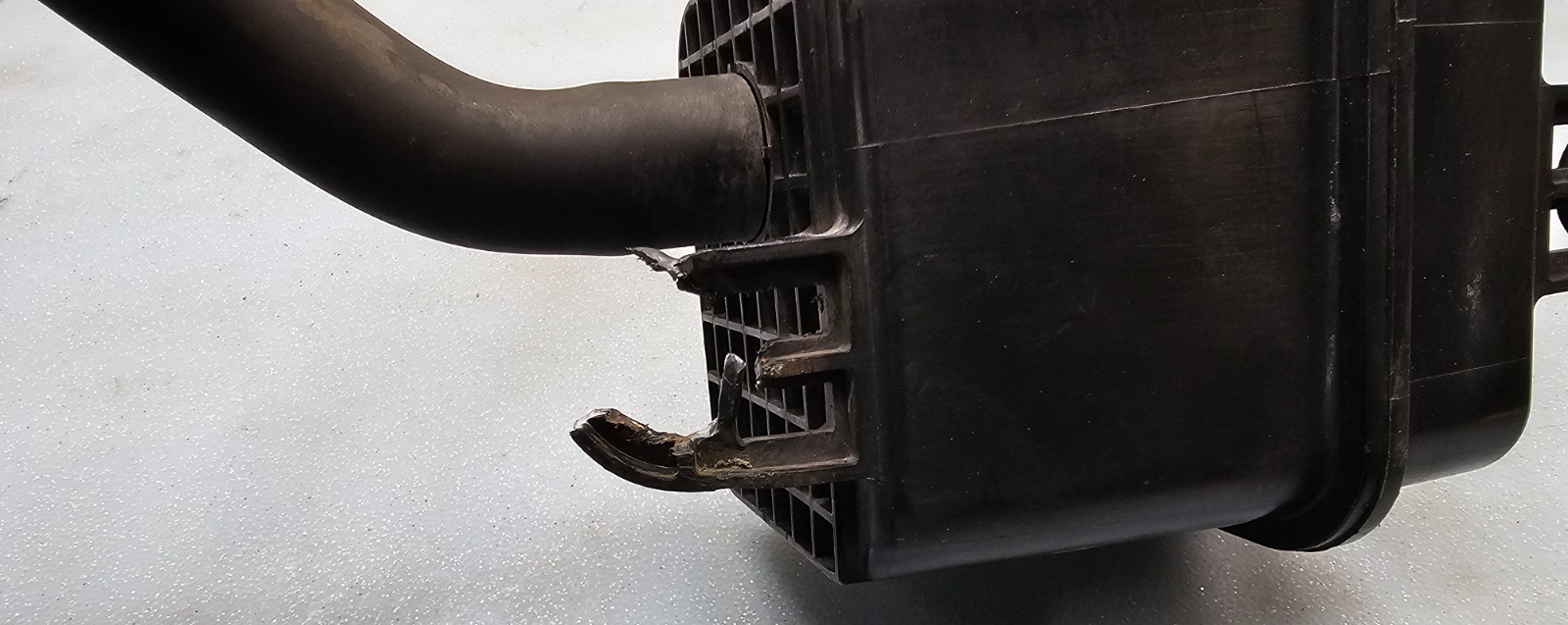 🔥98-02 ACCORD 4 CYLINDER FUEL VAPOR CHARCOAL EVAP EMMISION CANISTER ASSEMBLY