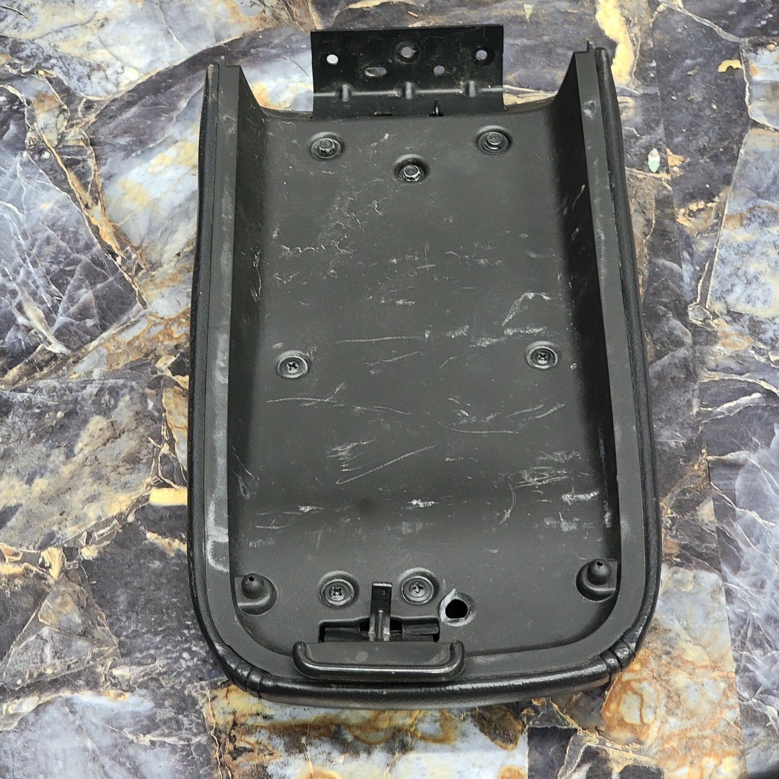 🔥02-09 Chevy Trailblazer GMC ENVOY Center Console Armrest LEATHER Lid BLACK de2