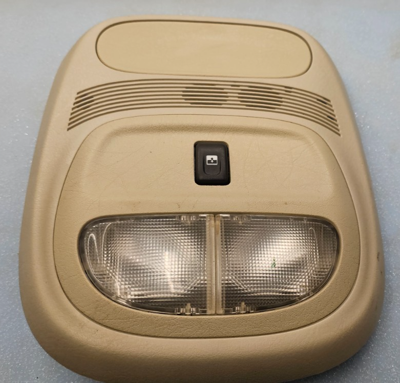 🔥2002-2009 CHEVY TRAILBLAZER OVERHEAD CONSOLE DOME LIGHT MAP COMPARTMENT TAN
