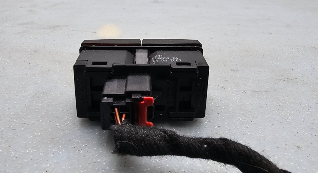 🔥05-07 FORD Focus Emergency Hazard Light Flasher Button Control Switch  BLACK