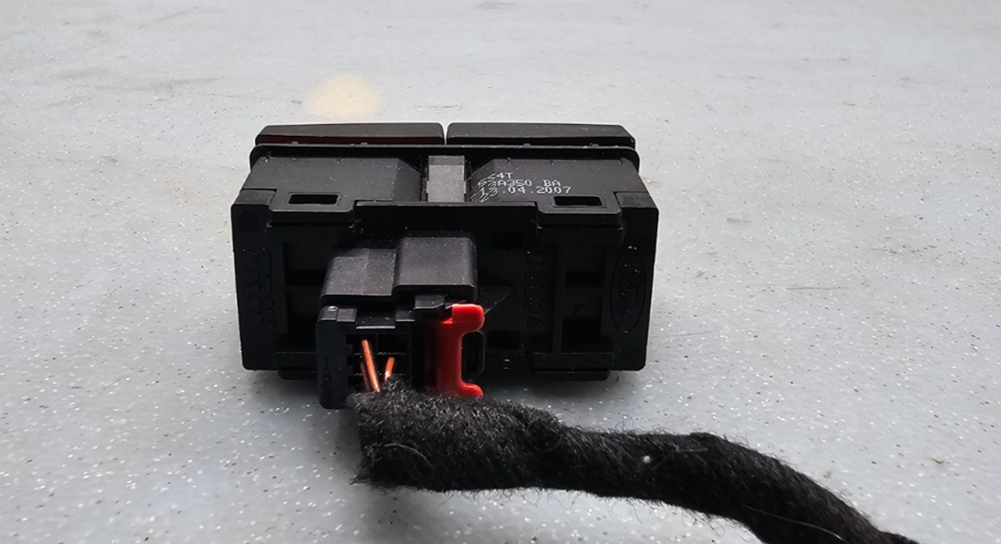 🔥05-07 FORD Focus Emergency Hazard Light Flasher Button Control Switch  BLACK