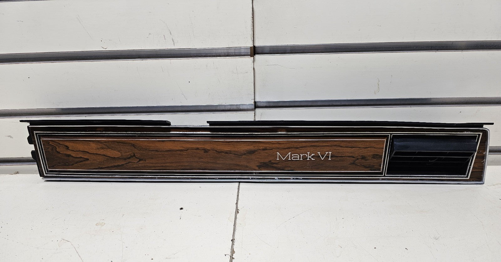 🔥80-83 Mark VI Continental Dash Glove Box Upper Trim Panel Molding Front Wood