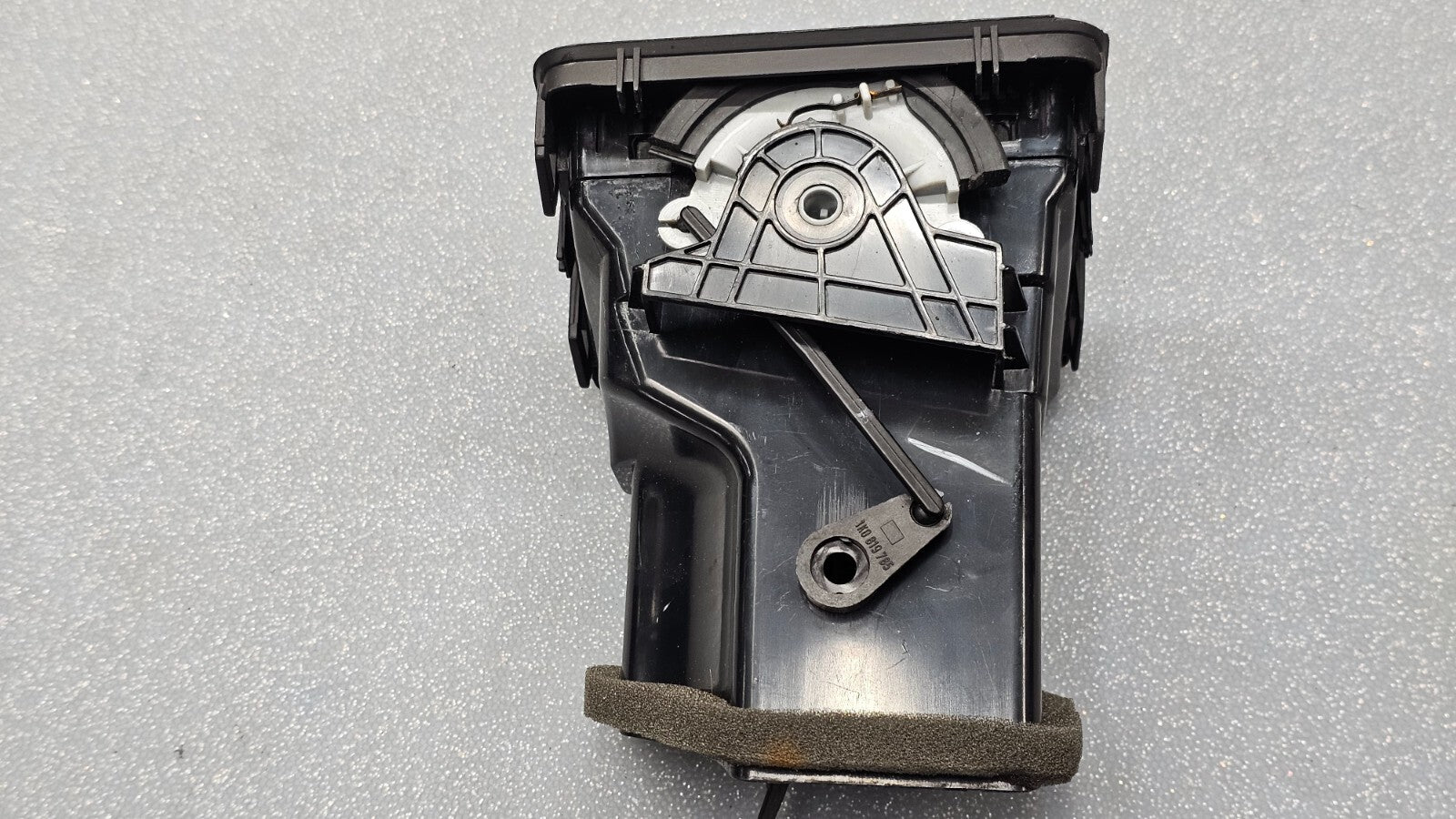 🔥06-10 VW JETTA GOLF CENTER DASH LEFT DRIVER AIR VENT HEATER CONDITIONER BLACK