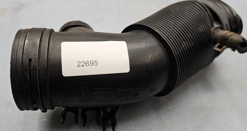 🔥98-01 Volkswagen VW Golf  Jetta Air Intake Tube Hose Connector Pipe Assembly