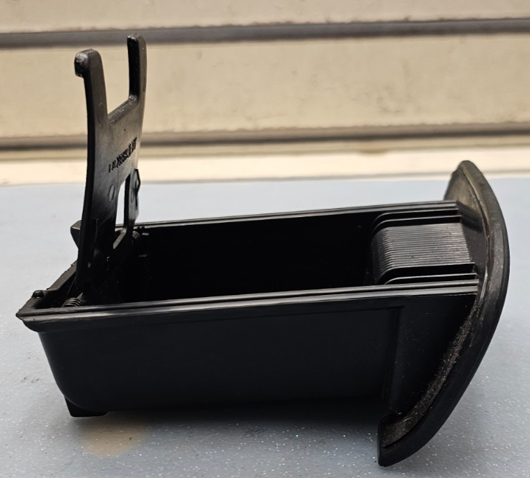🔥01-05 Hyundai Santa Fe Center Console Ashtray Ash Tray Black