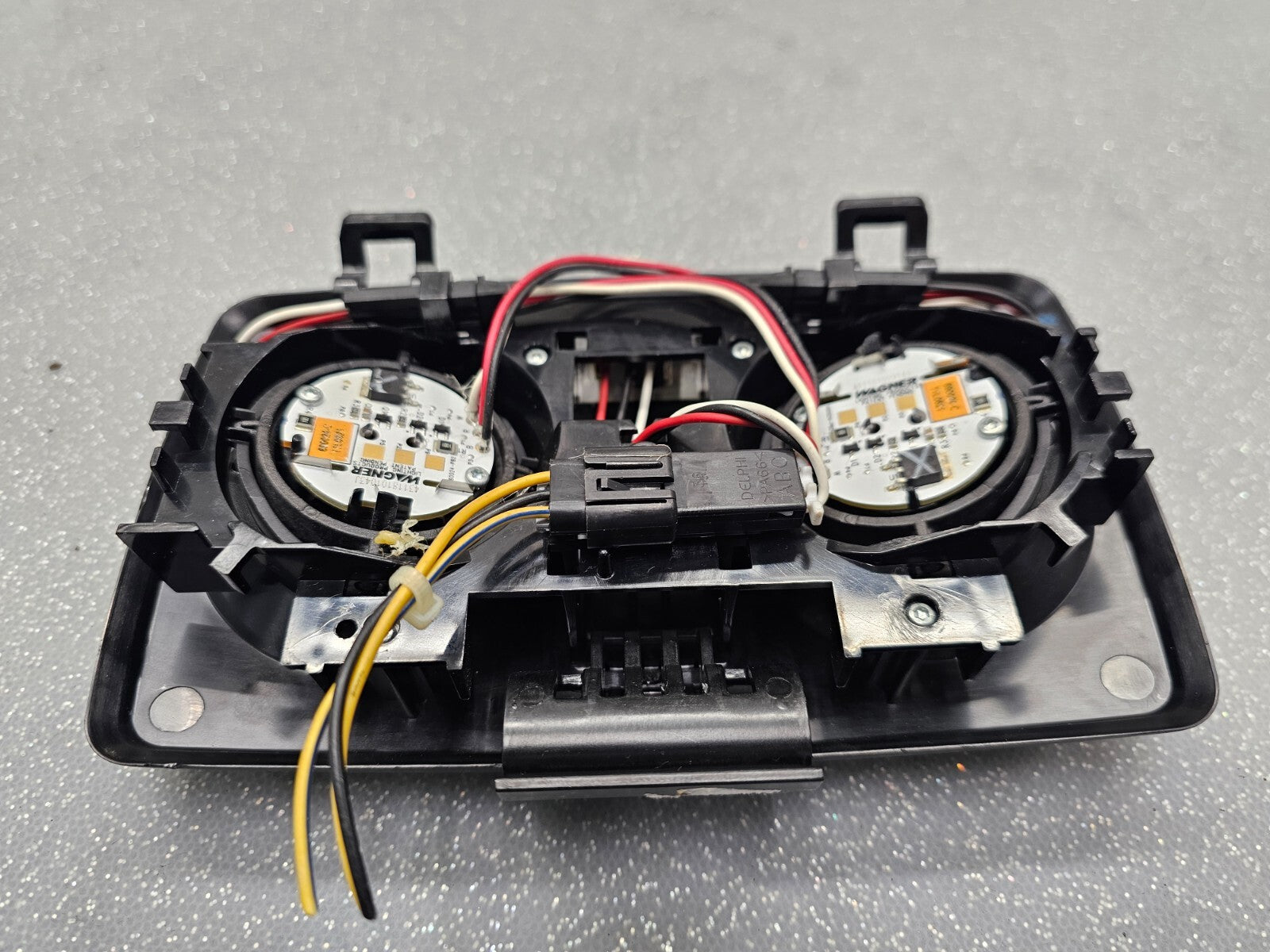 11-14 Chrysler 200 Sebring Dodge Avenger Center Mounted interior Dome Map Light