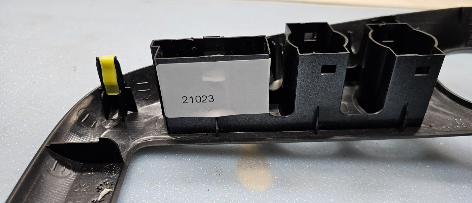 🔥2003-2008 Toyota MATRIX / Pontiac VIBE Center Dash Radio Bezel Trim Silver B26