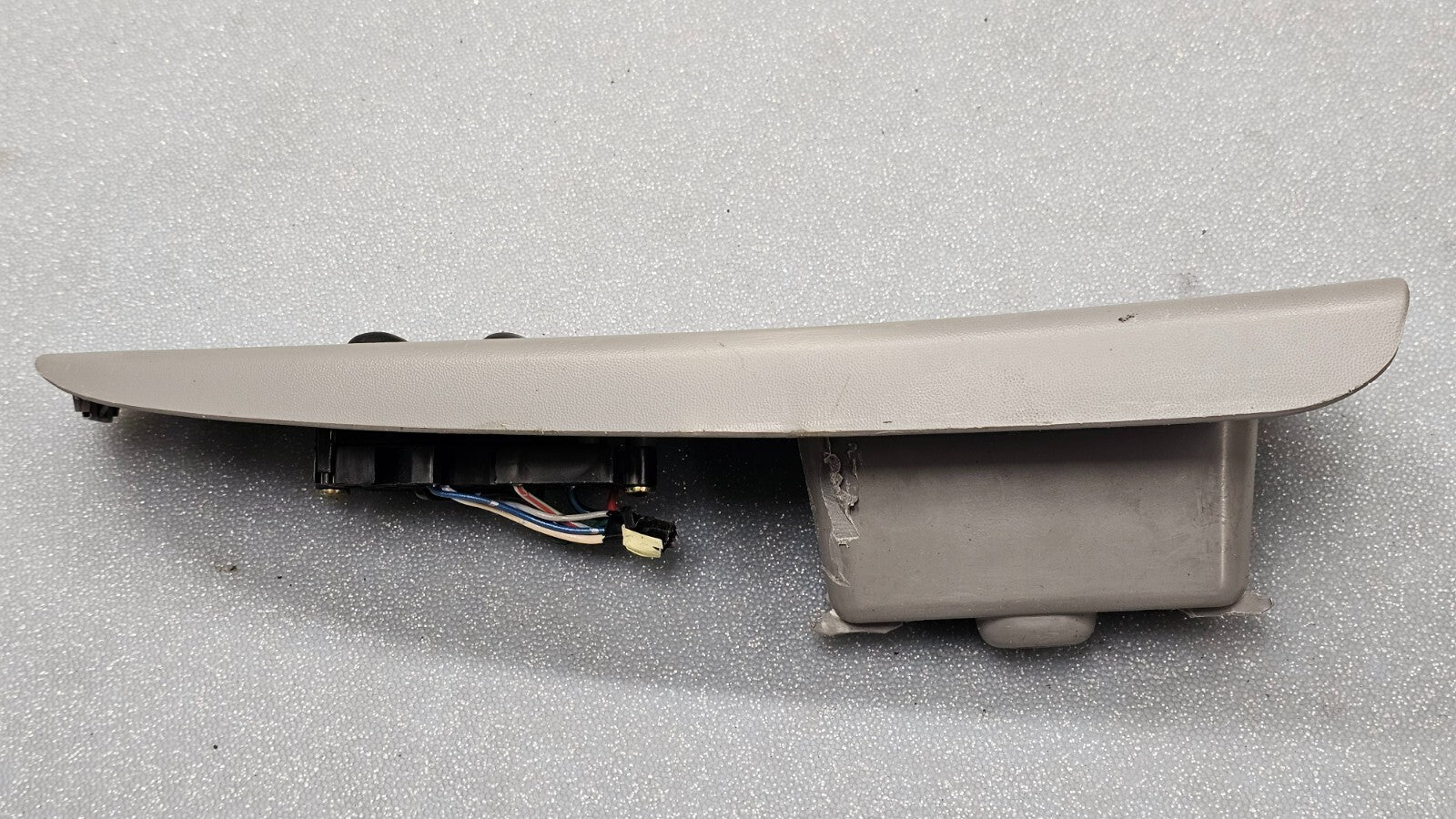 97 98 99 00 01 02 Ford Escort  Right Front Window Switch