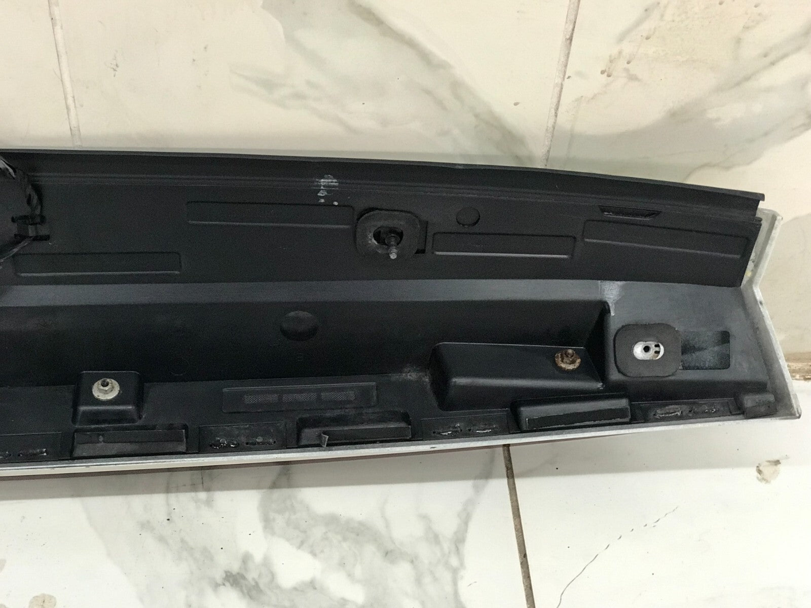 🔥07-14 CADILLAC ESCALADE LIFTGATE SPOILER WING 3RD THIRD TAILLIGHT