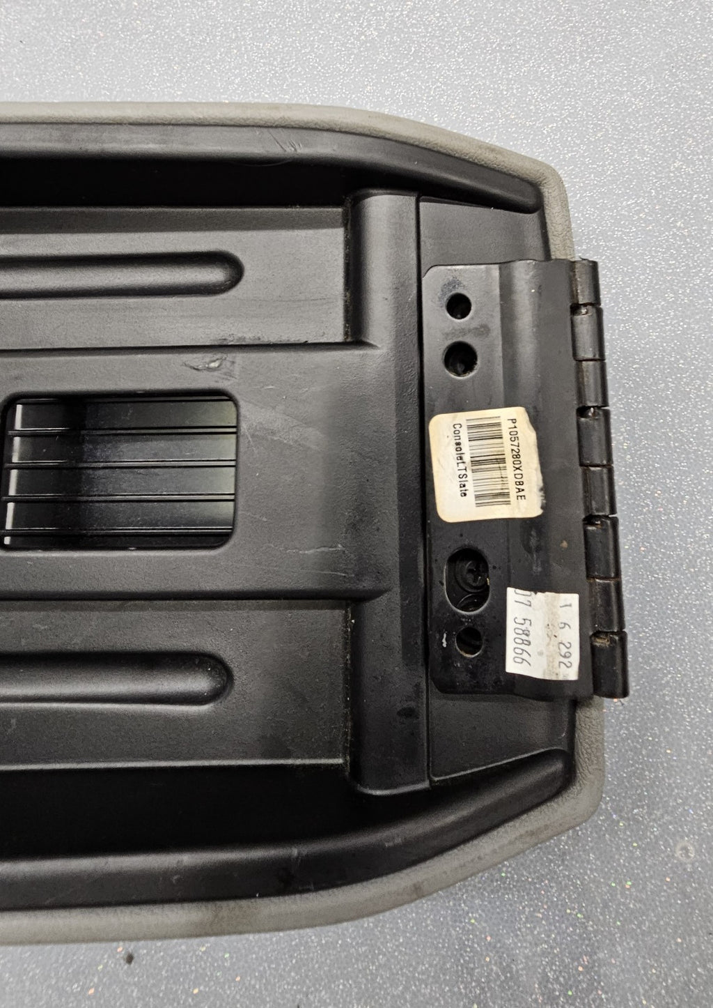 🔥05-07 Chrysler 300 Dodge CHARGER Center Console ARM REST Lid Cover GRAY L28