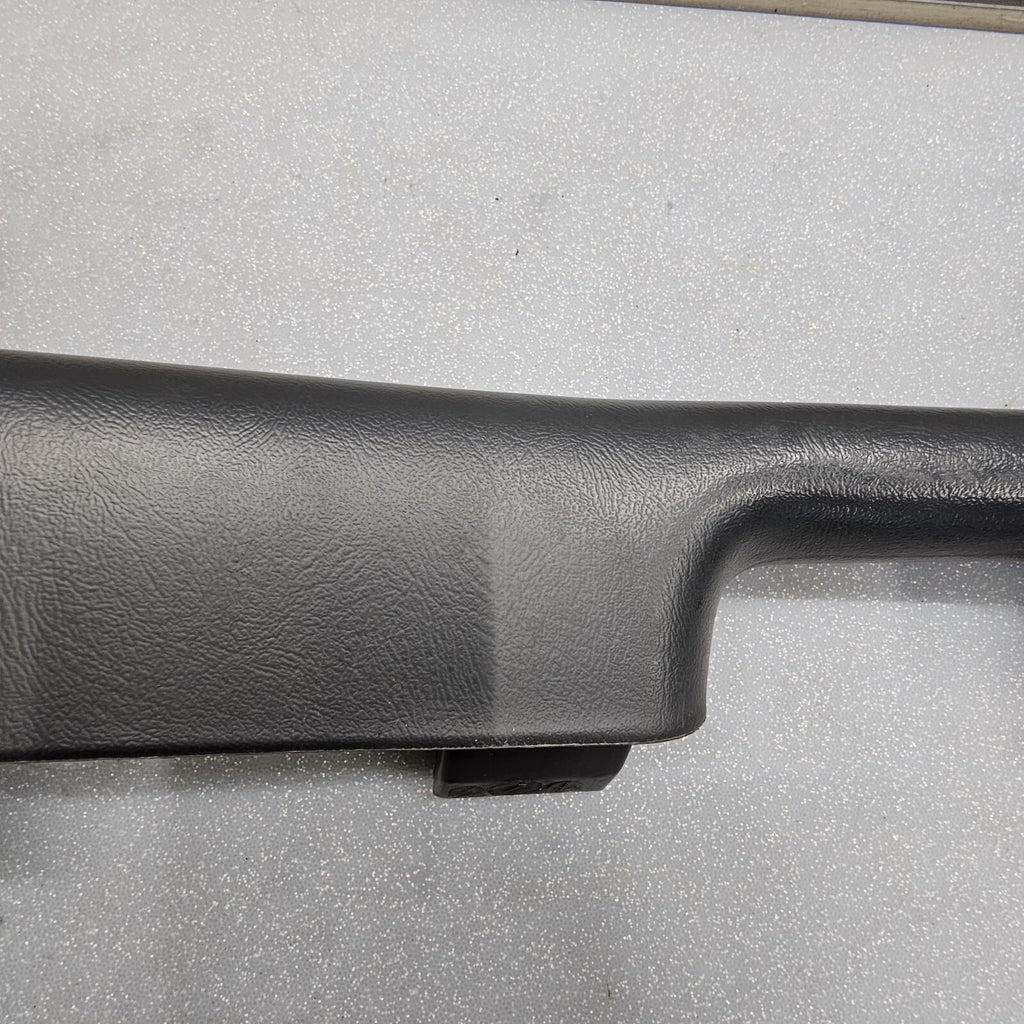 99-06 Chevy GMC Silverado Door Panel ARMREST Front RIGHT Handle GRAPHITE H3 MANU