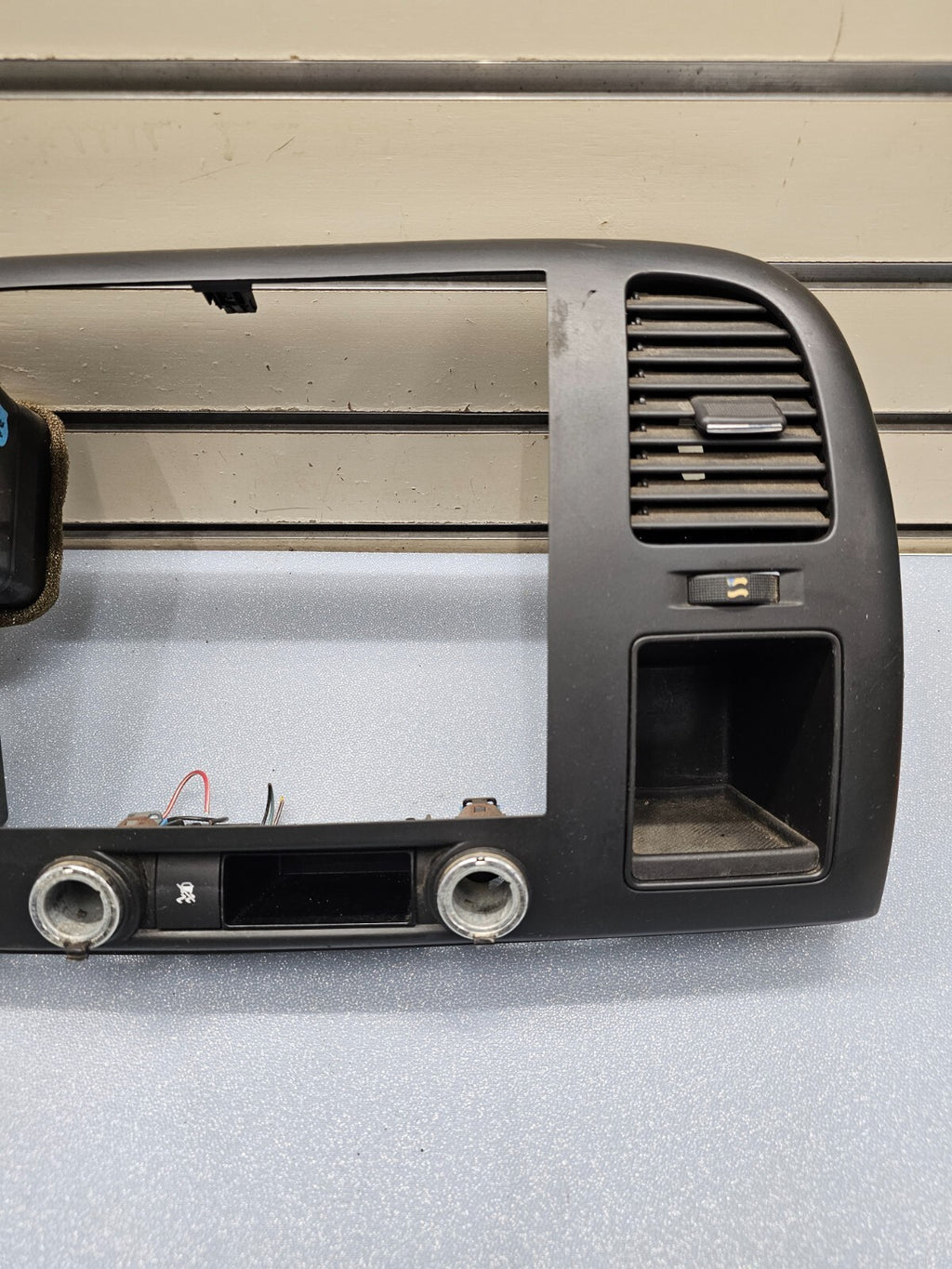 🔥07-14 Silverado SIERRA Center Dash Radio Bezel AC Climate Trim 2 Vent BLACK B6