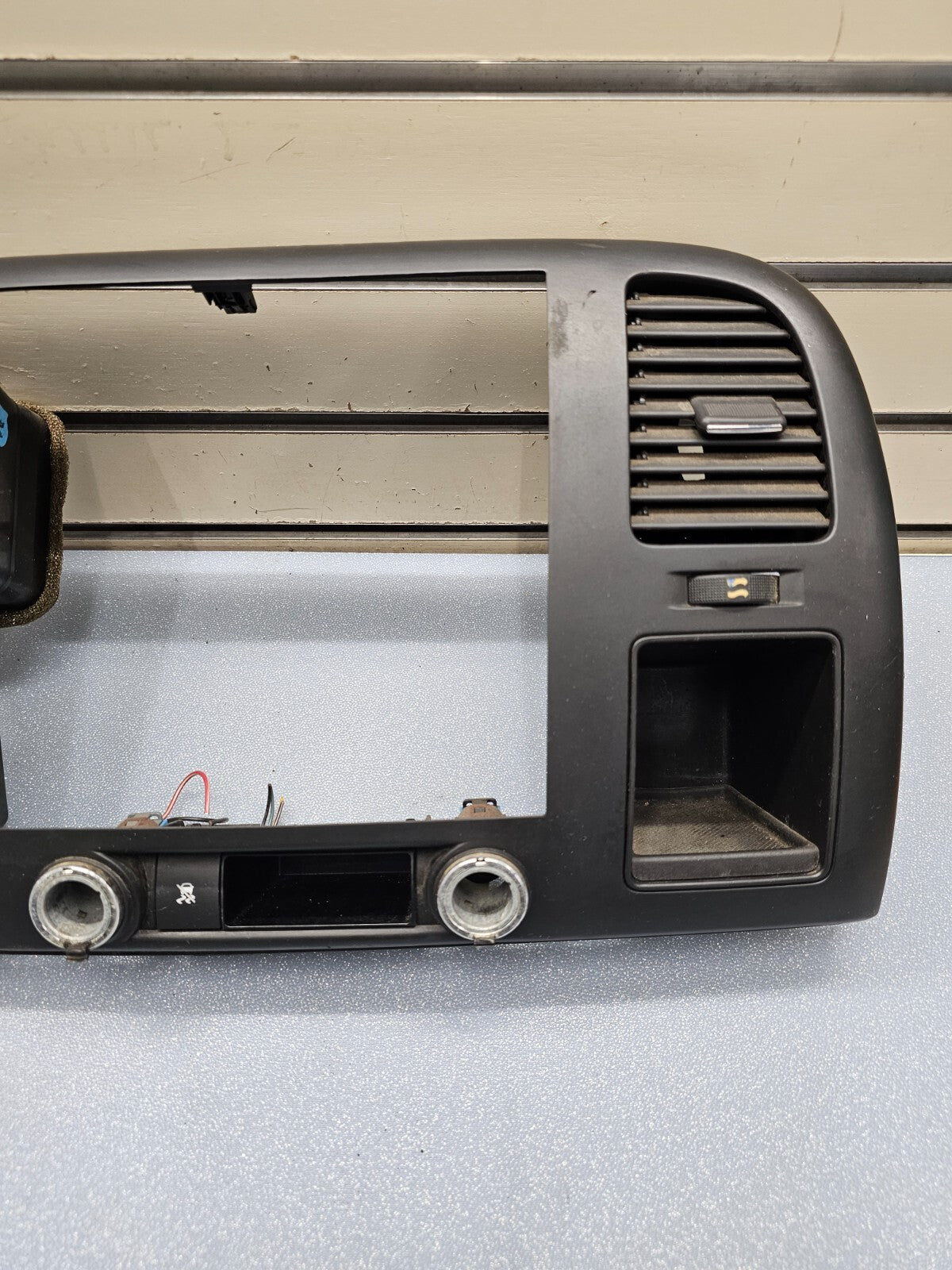 🔥07-14 Silverado SIERRA Center Dash Radio Bezel AC Climate Trim 2 Vent BLACK B6
