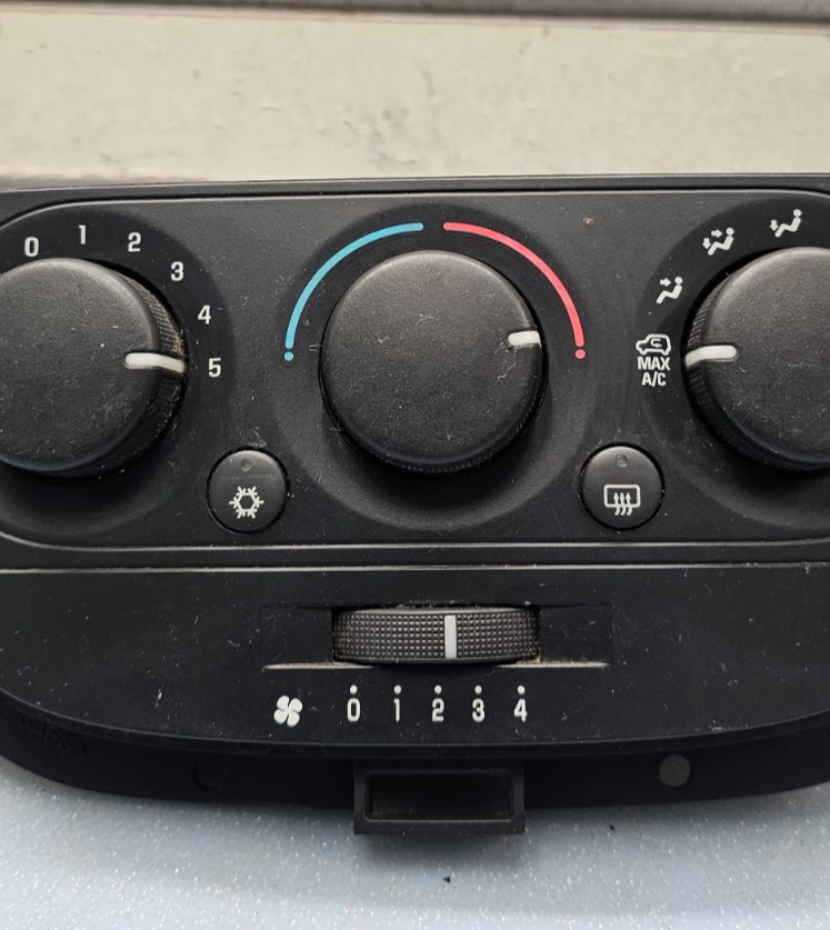 05-09 Montana Uplander Terraza Dash Temperature AC Heater Climate Control Black