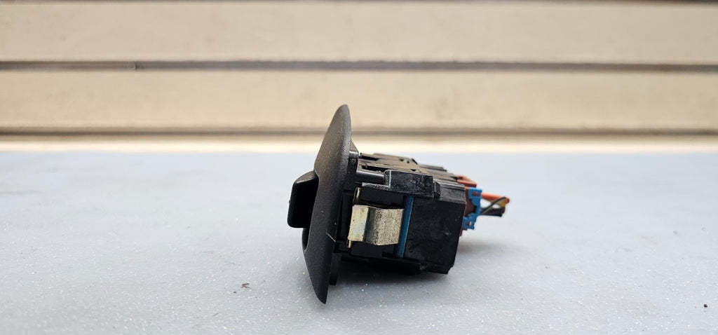 03-06 Silverado Tahoe Suburban Yukon Sierra Right Rear Window Door Switch Black