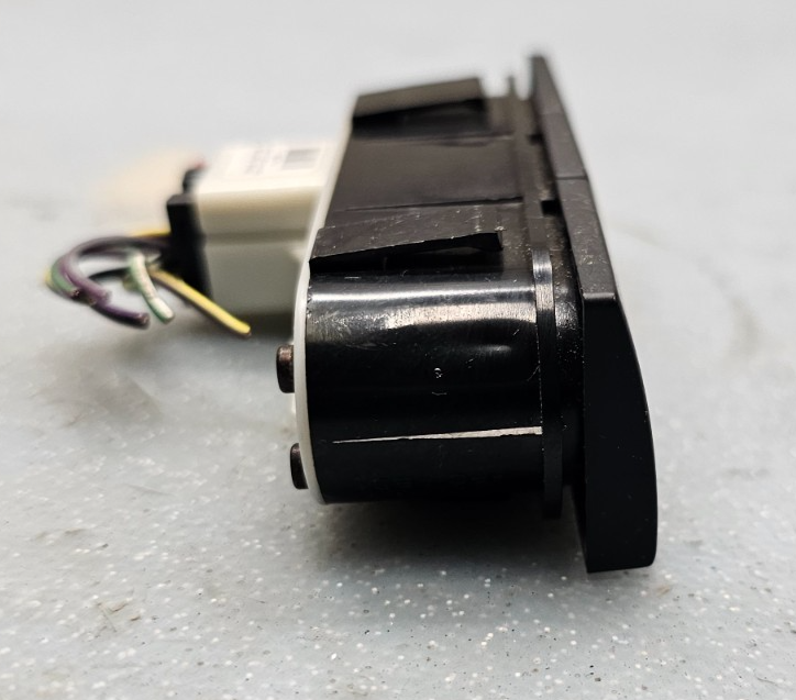 🔥06-09 FUSION MERCURY MILAN CENTER DASH HAZARD BUTTON SWITCH PASS RADIO BEZEL