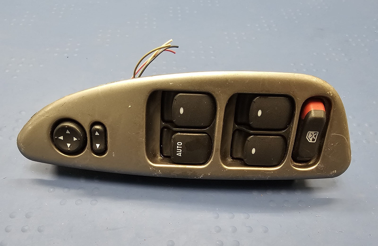 04-07 MALIBU LEFT DRIVER MASTER POWER WINDOW DOOR CONTROL SWITCH ASSEMBLY SILVER