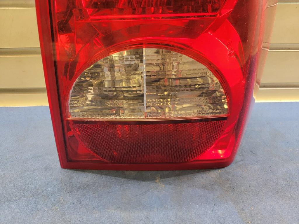 🔥2007-2012 DODGE CALIBER Right passenger Side Tail Light Lamp Assembly Chrome