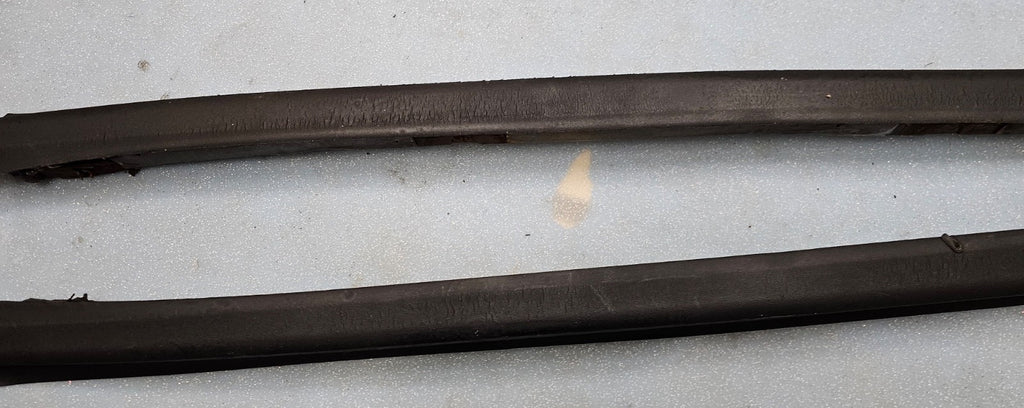🔥04-08 CHRYSLER PACIFICA LEFT & RIGHT A PILLAR WINDSHIELD MOLDING MOPAR GENUINE