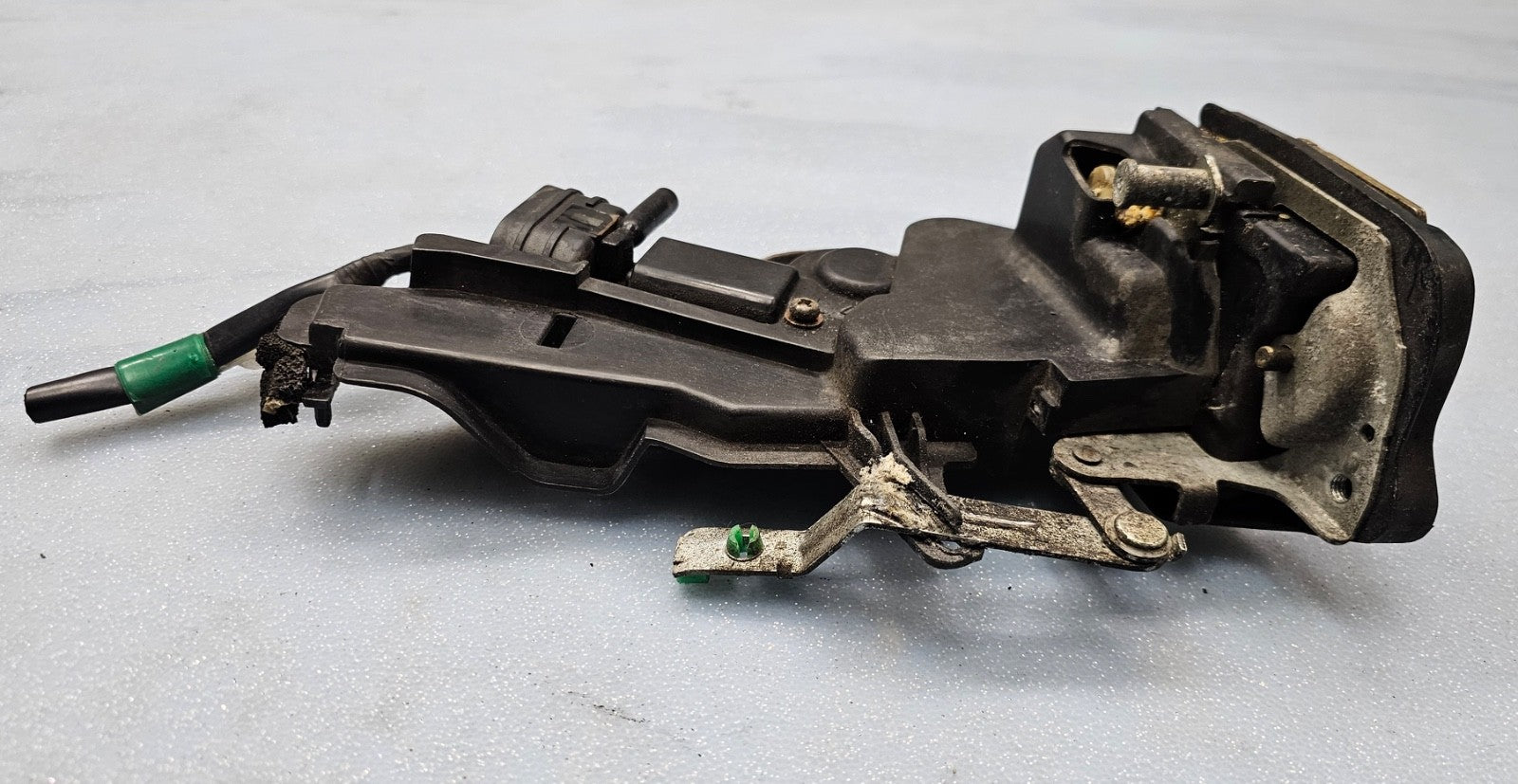 97-01 Toyota Camry Sedan Rear Passenger RH Door Latch Power Lock Actuator  OEM
