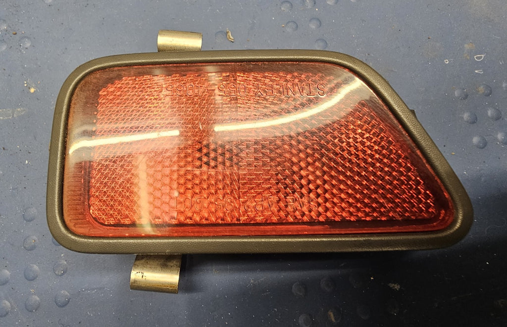 🔥97-01 HONDA CRV RAER SIDE LEFT DRIVER MARKER LIGHT REFLECTOR ASSEMBLY OEM