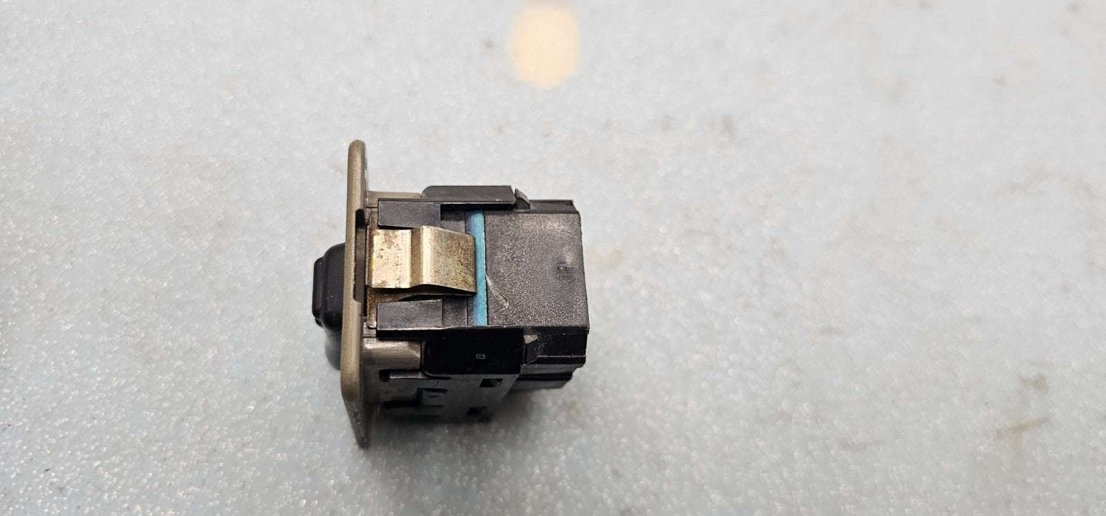 🔥00-02 Tahoe Suburban Yukon Rear Power Window Switch DK TAN