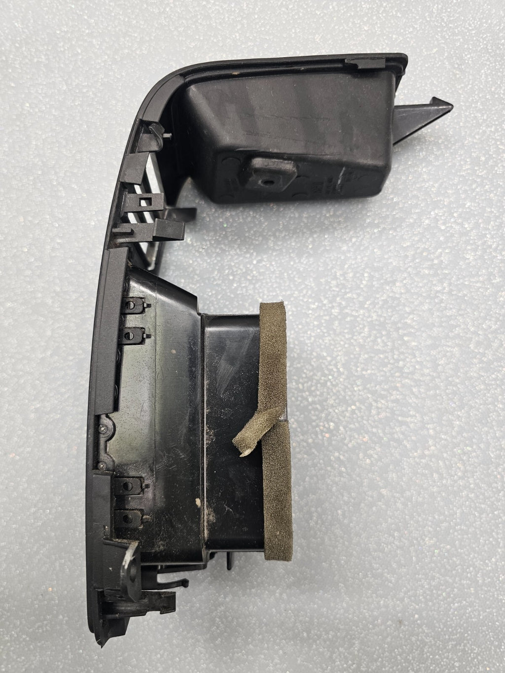05-15 NISSAN TITAN ARMADA QX56 DASH FRONT CENTER RIGHT AIR VENT HEATER TRIM GRAY