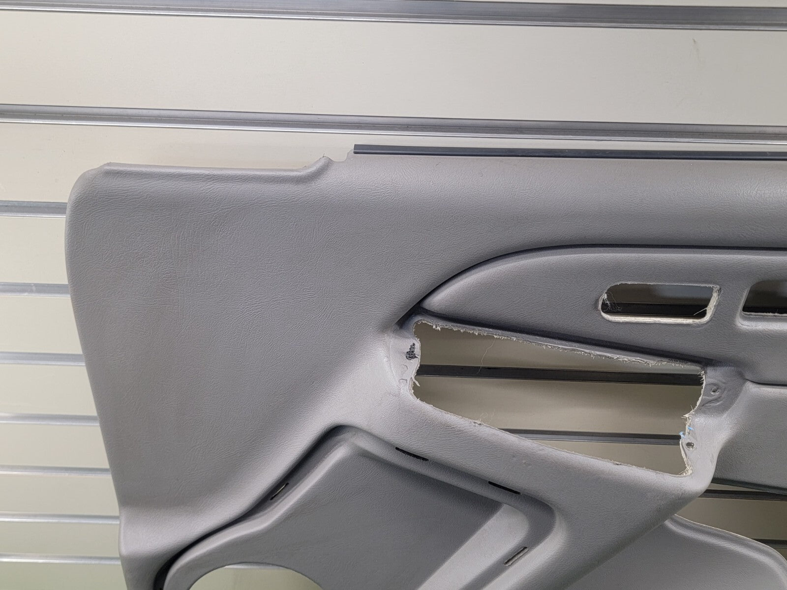 🔥 2003-2006 Chevy Silverado SIERRA Door Panel Front right passenger gray D5