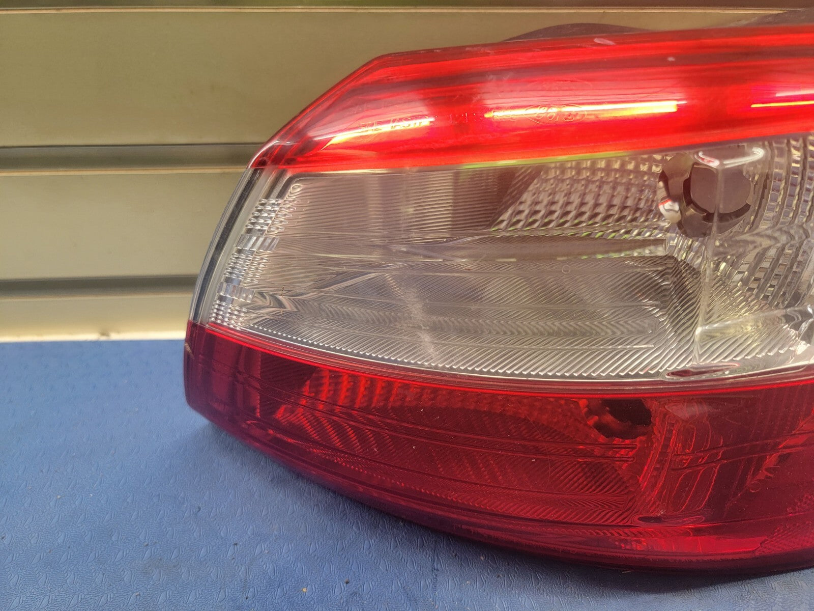 🔥2012-2014 Ford Focus Sedan Tail Light Lamp Right Passenger Side Assembly