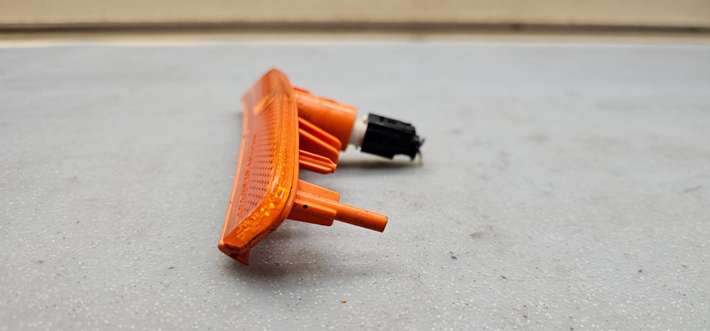 🔥2017-2025  PACIFICA Voyager passenger Side Marker Lamp ORANGE