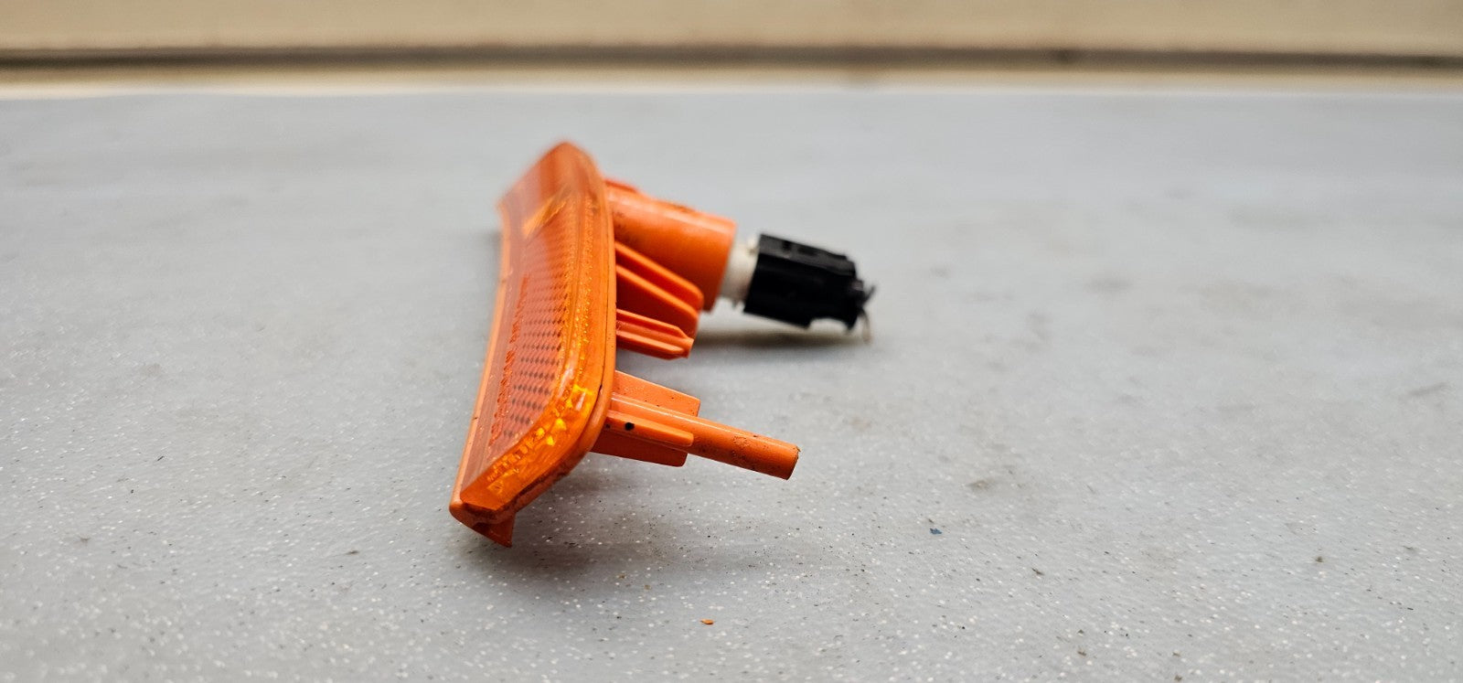 🔥2017-2025  PACIFICA Voyager passenger Side Marker Lamp ORANGE