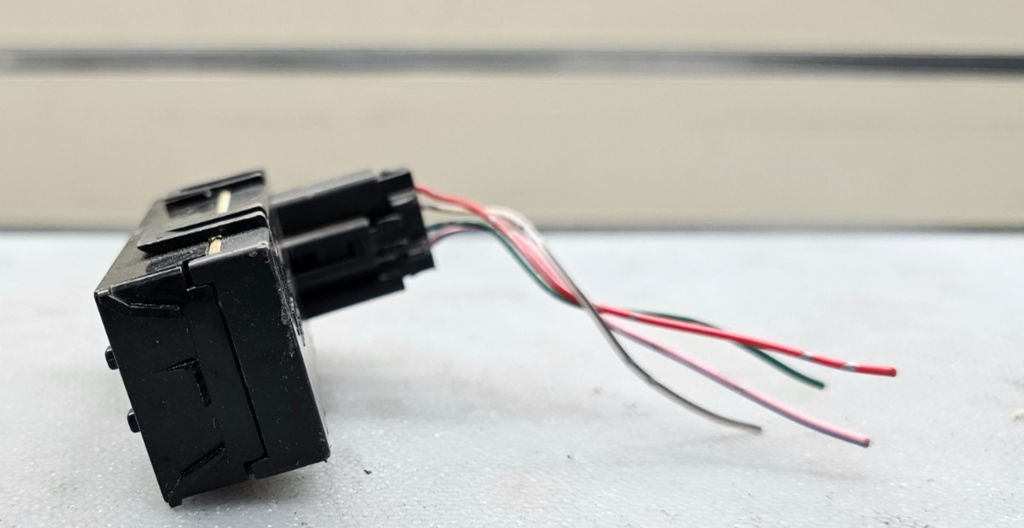 🔥09-13 Genuine OEM Toyota Matrix  clock w/connector OEM