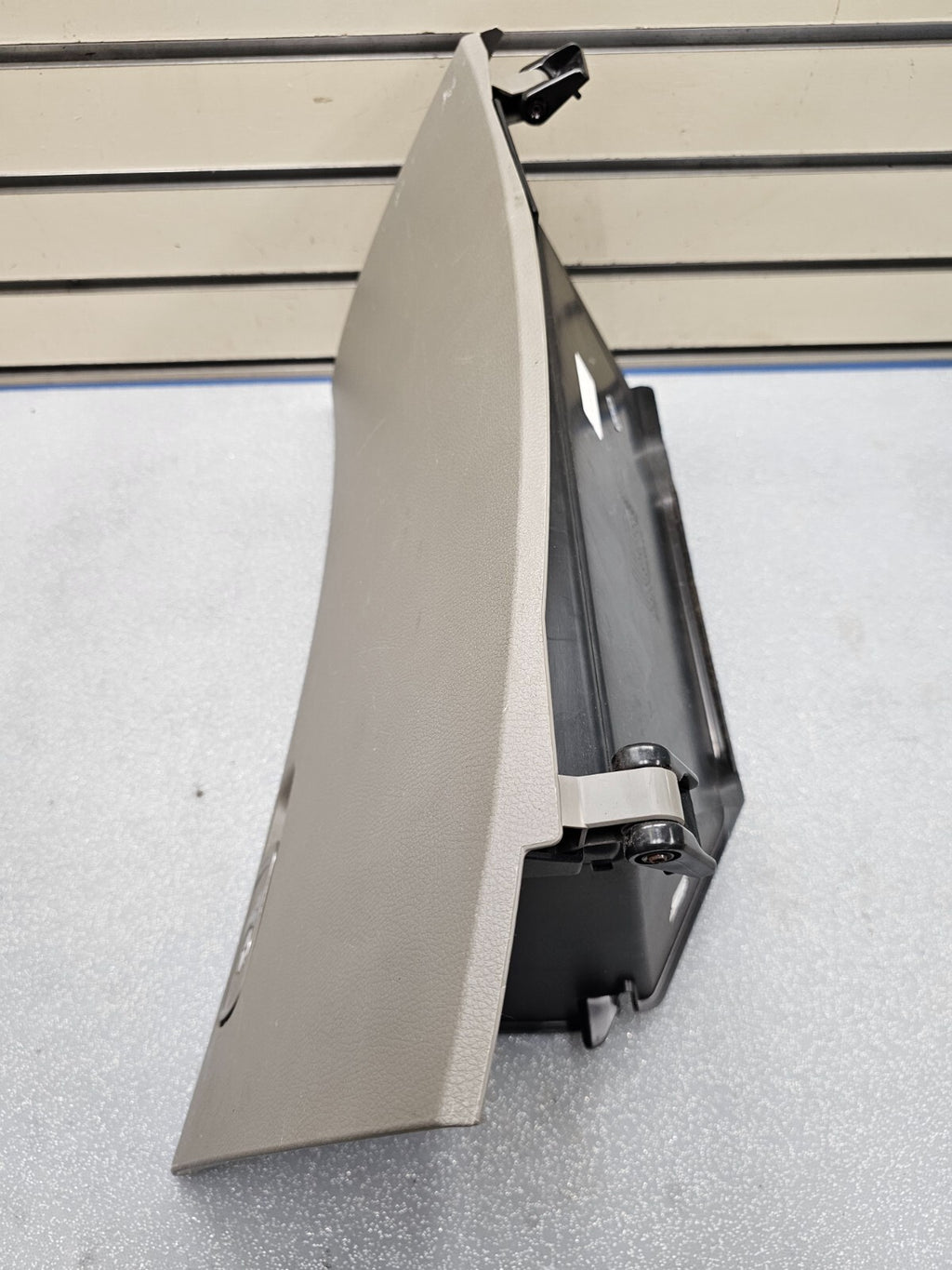 🔥07-09 ACURA RDX DASH GLOVE BOX STORAGE COMPARTMENT LID DOOR ASSEMBLY LT GRAY