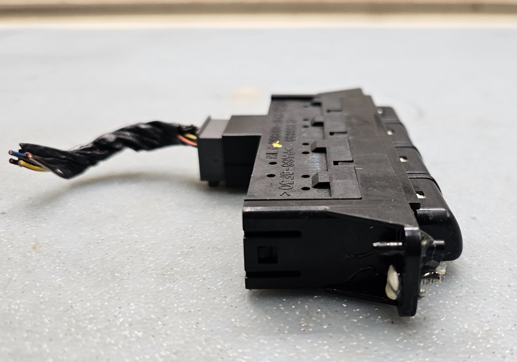 🔥2000-2002 Lincoln LS Switch Module Instrument Cluster BLACK