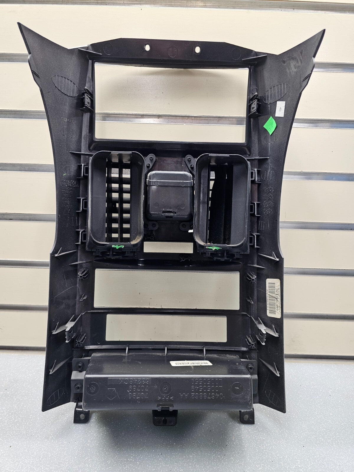 🔥08-10 DODGE CARAVAN DASH RADIO SURROUND BEZEL TRIM PANEL CLIMATE CONTROL BLACK