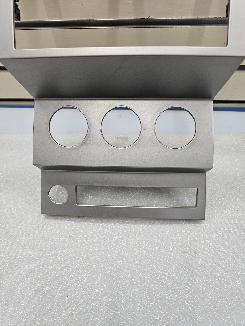 🔥2007-2012 Dodge Nitro Dash Radio Trim Bezel Silver W/ CLIMATE CONTROL SILVER