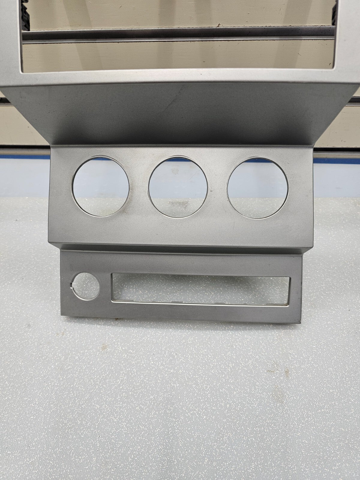 🔥2007-2012 Dodge Nitro Dash Radio Trim Bezel Silver W/ CLIMATE CONTROL SILVER
