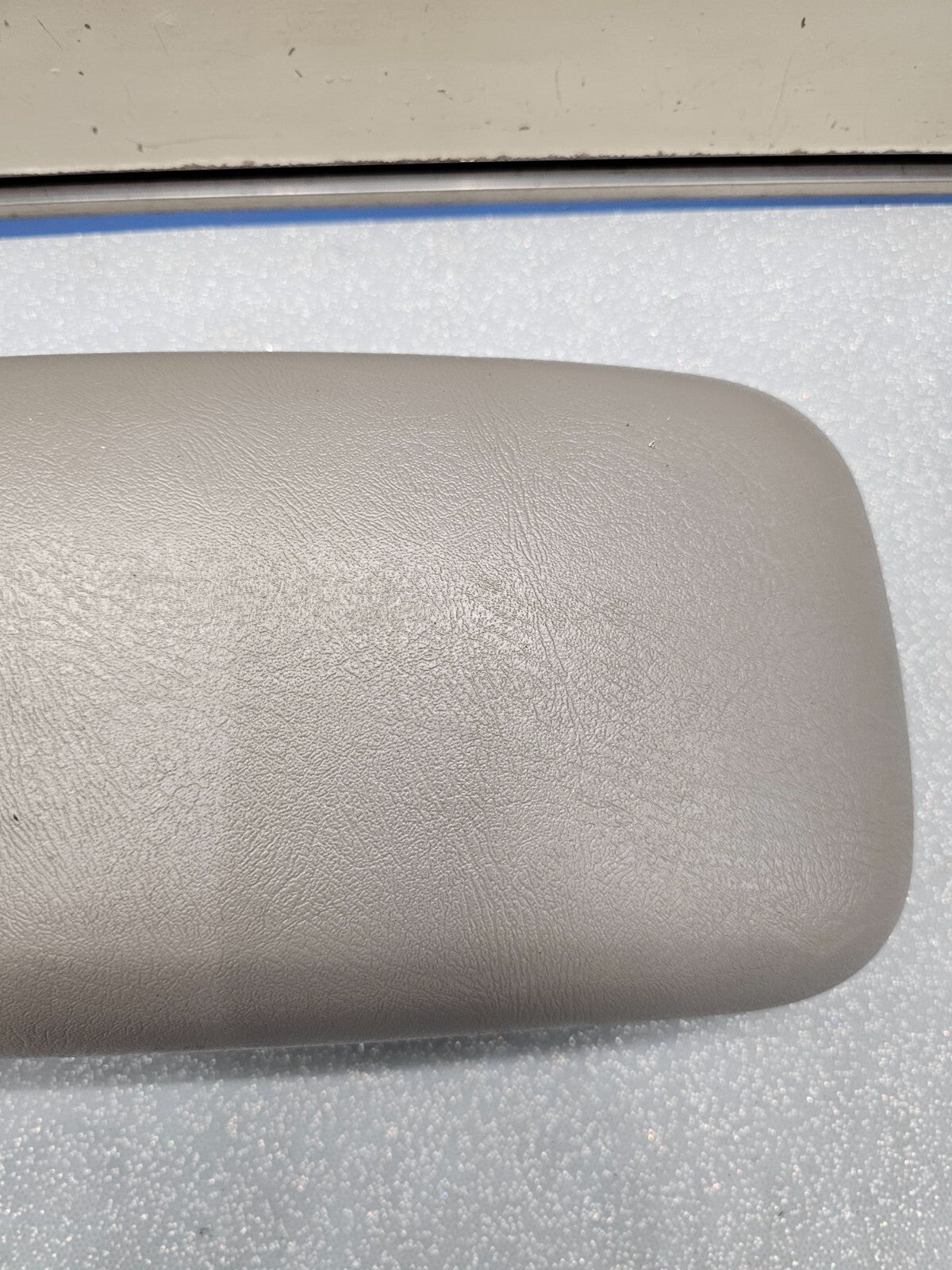 98-04 Chevy BLAZER S10 GMC JIMMY SONOMA Center Console Armrest Cover Lid GRAY L7
