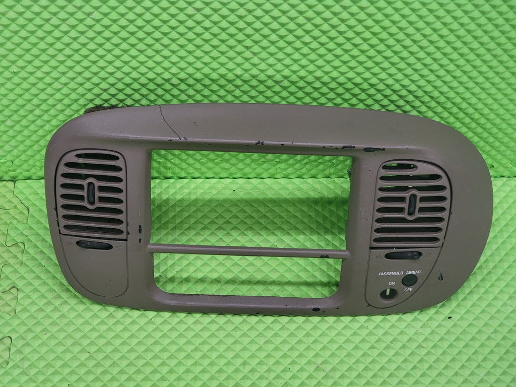 97-03 Ford F150 Center Dash Radio Climate BEZEL Trim Panel🔴AIRBG Line Lt Tan B1
