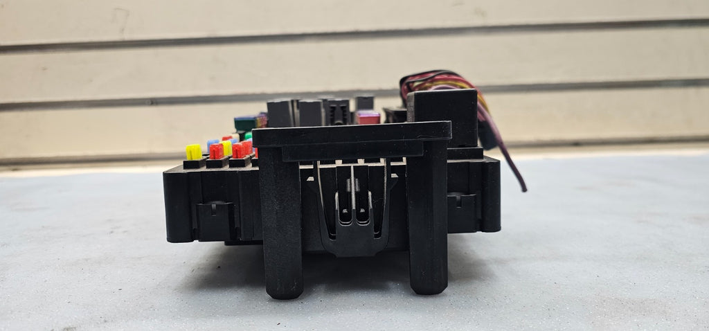 🔥06-07 HUMMER H3 FRONT ENGINE COMPARTMENT FUSE RELAY JUNCTION BOX OEM