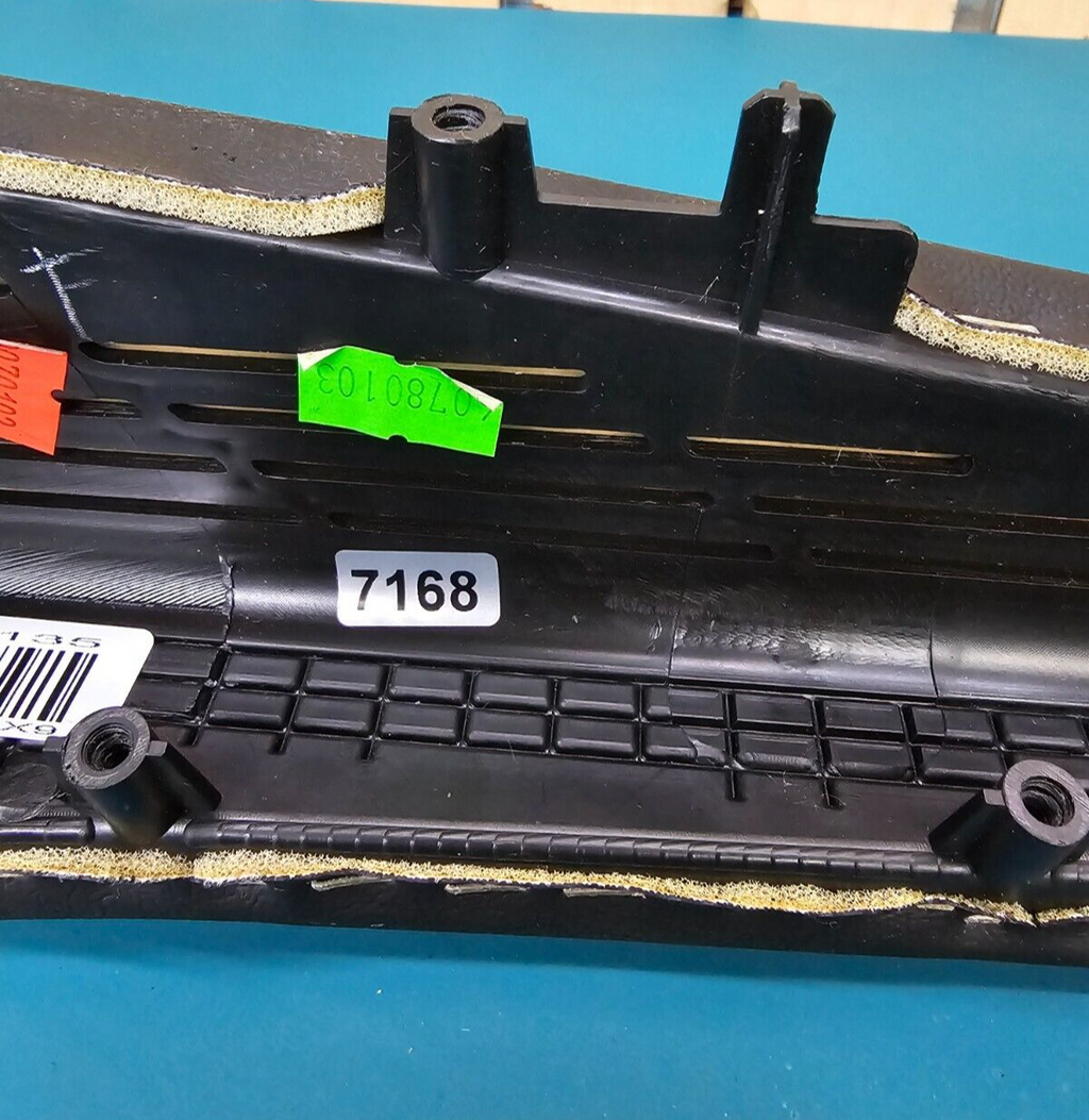 17-20 CHRYSLER PACIFICA FRONT LEFT DRIVER DOOR TRIM PANEL HANDLE ARM REST BLACK