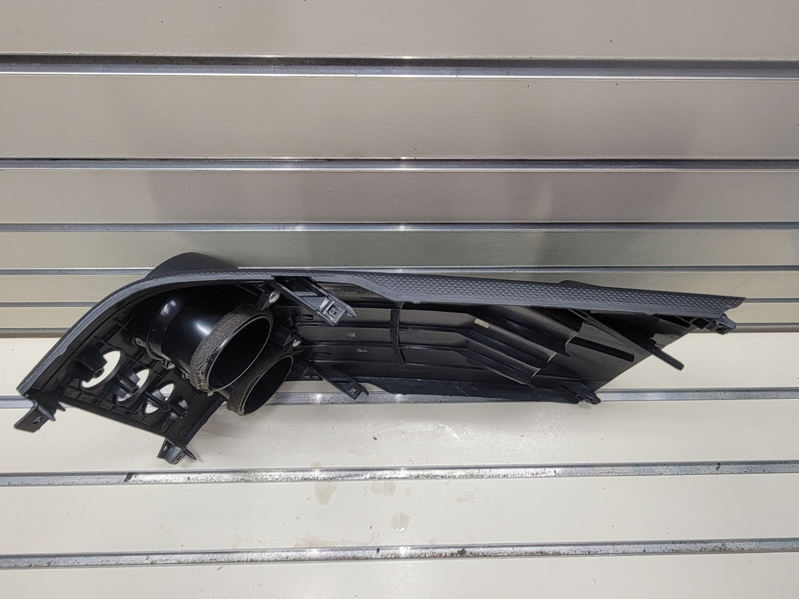 04-08 Chevrolet Aveo Hatchback Dashboard Top Center Air Vents Clock Bezel Black