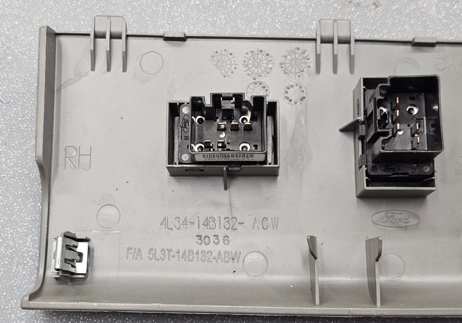🔥04-08Ford F150 Crown Victoria Right Passenger Window 2 Door Switch TAN WS24