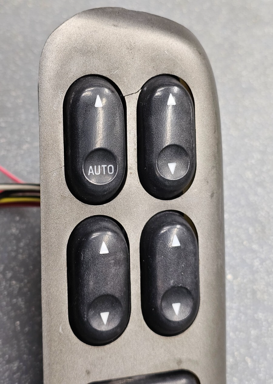 01-07 Escape Mariner Tribute Front Left Driver Master Door Window Switch Silver