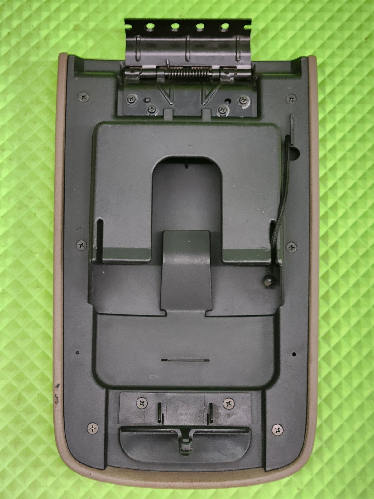 2002-2005 FORD EXPLORER Mercury Mountaineer Armrest Assembly DARK GRAY