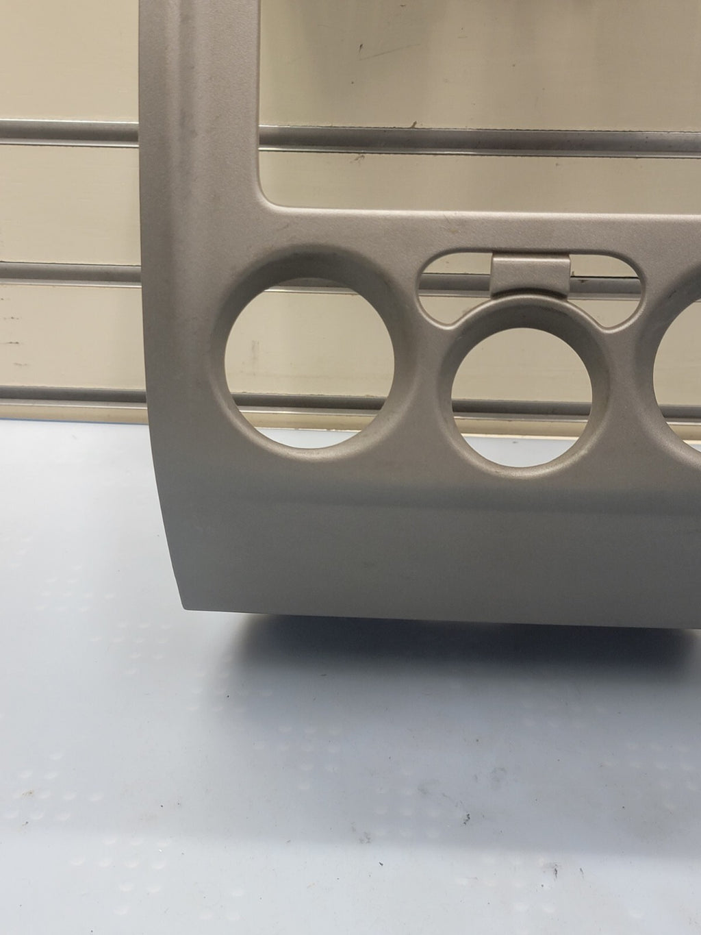 🔥2004-2012 CHEVY COLORADO GMC CANYON CENTER DASH RADIO VENT BEZEL SILVER