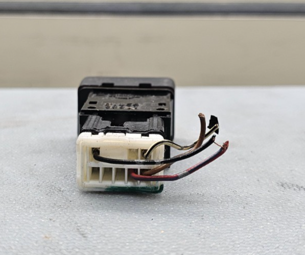 04-15 Armada Titan Hazard Emergency Warning Light Button Control Switch Assembly