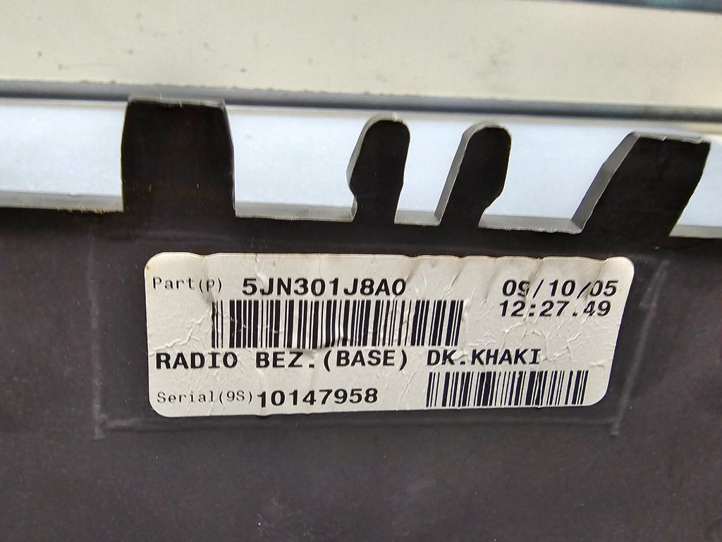 05-07 Jeep Grand Cherokee Center Radio Dash Bezel Trim Panel Surround KHAKI B30