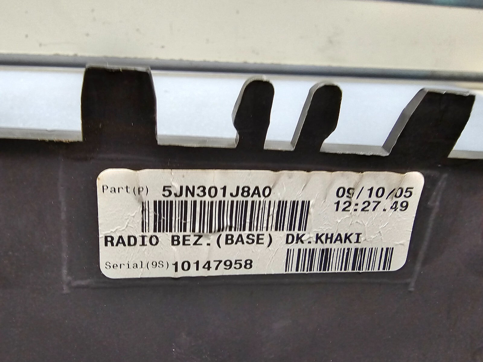 05-07 Jeep Grand Cherokee Center Radio Dash Bezel Trim Panel Surround KHAKI B30