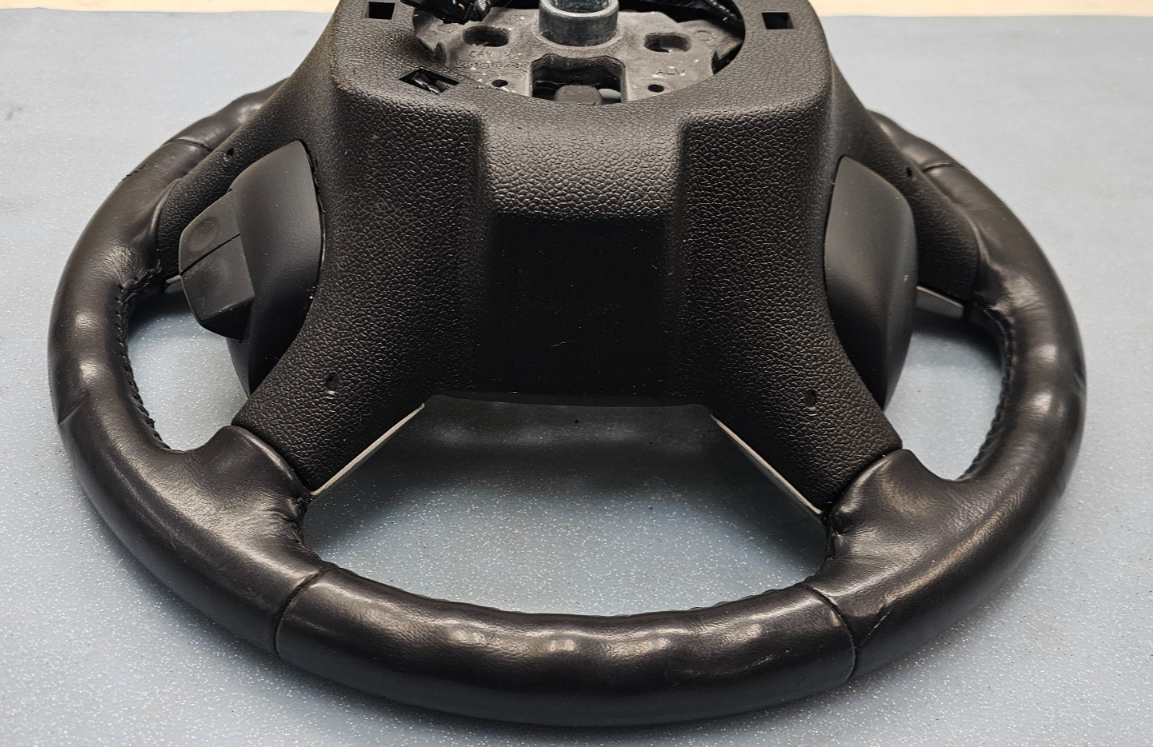 🔥2007-2014 Chevrolet Silverado Sierra Tahoe Yukon Leather Steering Wheel Black